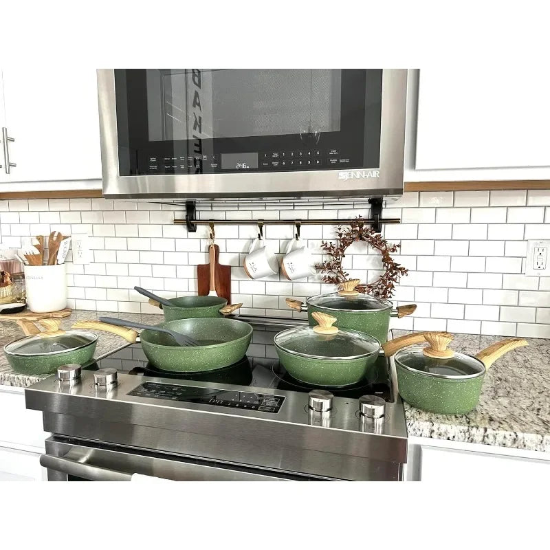 Beautiful set of Pots and Pans